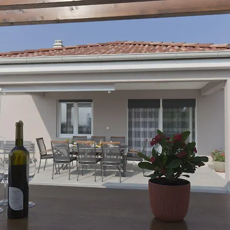 Neue Bei Rovinj Mit Privatem Pool, Wlan, Klima *