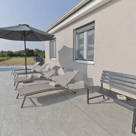 Dom wakacyjny Neue Bei Rovinj Mit Privatem Pool, Wlan, Klima *