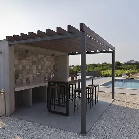 Neue Bei Rovinj Mit Privatem Pool, Wlan, Klima * Burići