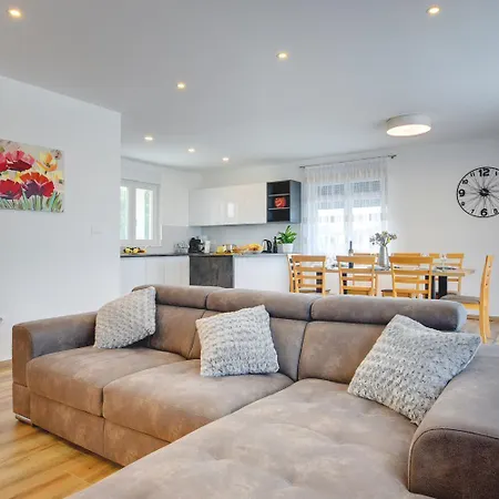 Neue Bei Rovinj Mit Privatem Pool, Wlan, Klima Ferienhaus *