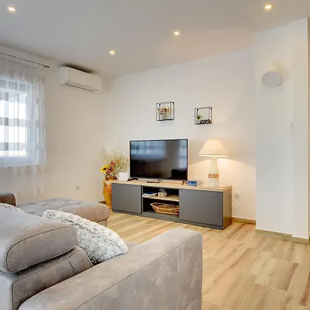 Neue Bei Rovinj Mit Privatem Pool, Wlan, Klima Holiday home *